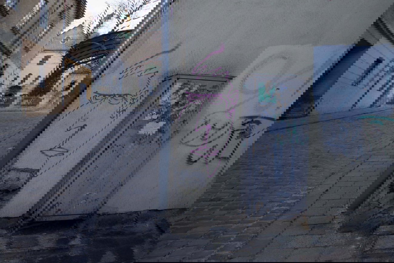 Graffiti Wall - Photo by 0p3Nua - Open, oneline (2015)