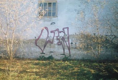 Graffiti Wall - Photo by 0p3Nua - Open, oneline (2014)