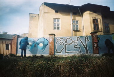 Graffiti Wall - Photo by 0p3Nua - Open, oneline (2015)