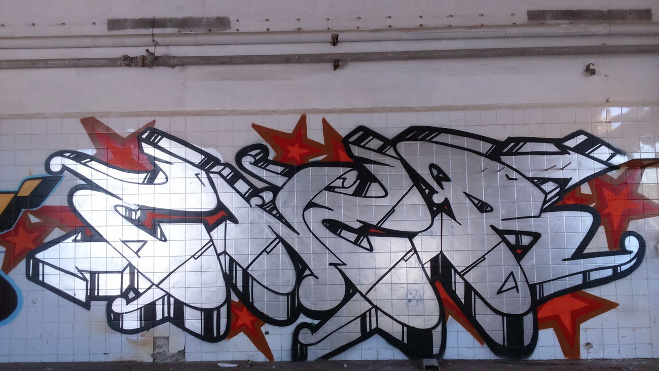 Graffiti Wall - Photo by 10ka - ener