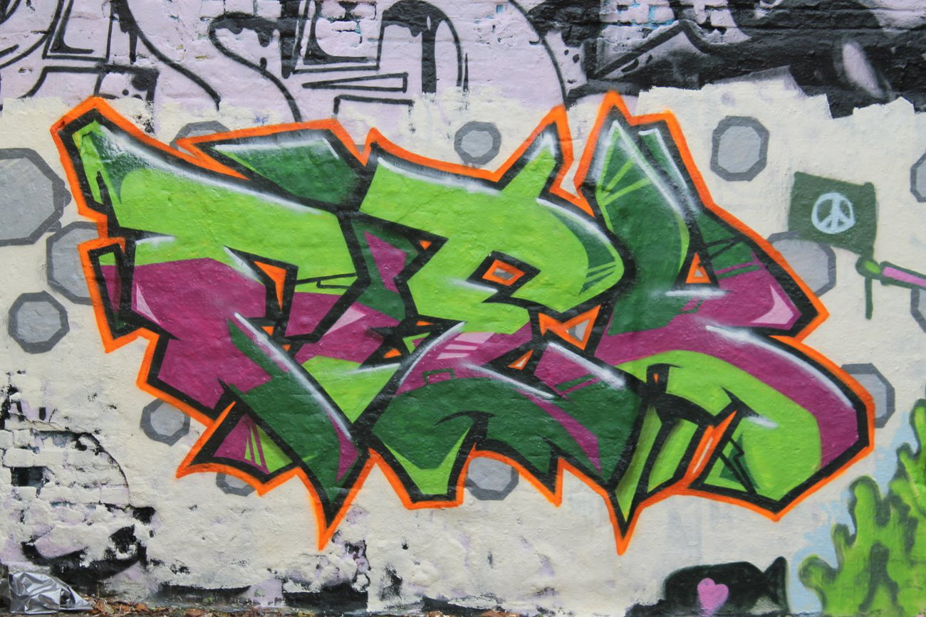 Graffiti Wall - Photo by 12345 - flek (2014)