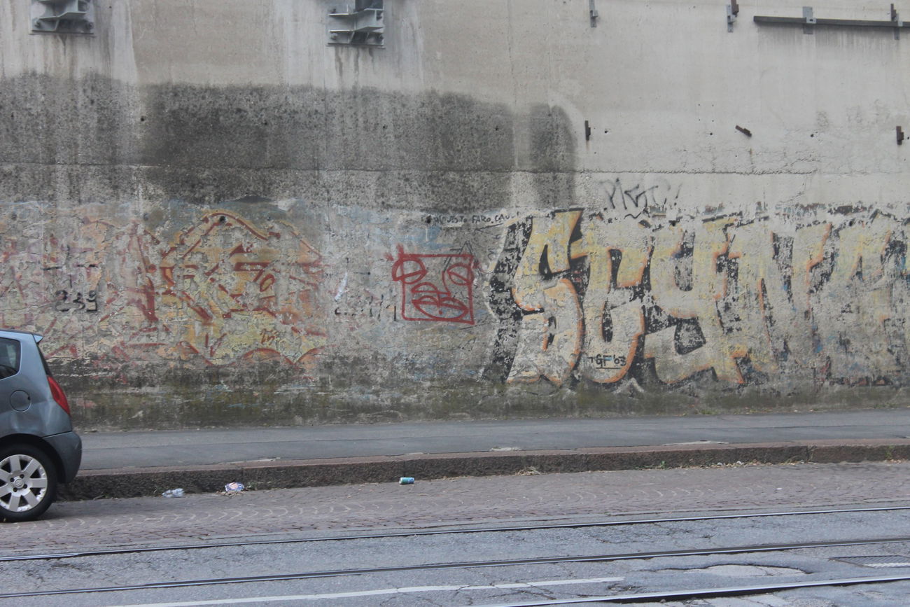 Graffiti Artwork in Milano - Photo by 12345