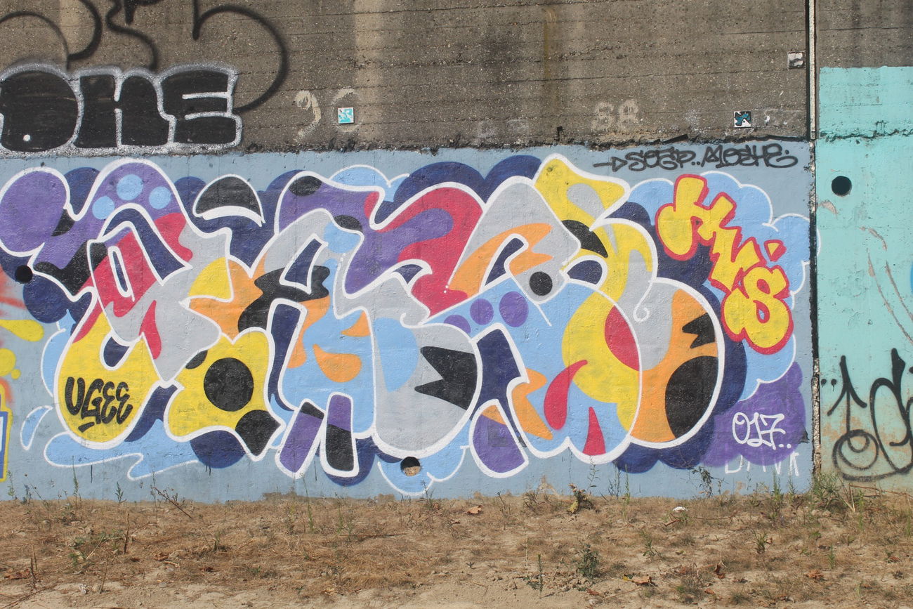 Graffiti Wall in Milano - Photo by 12345