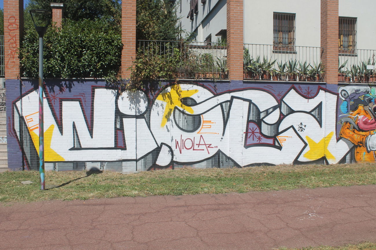 Graffiti Wall in Milano - Photo by 12345