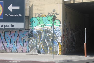 Graffiti Wall in Milano - Photo by 12345