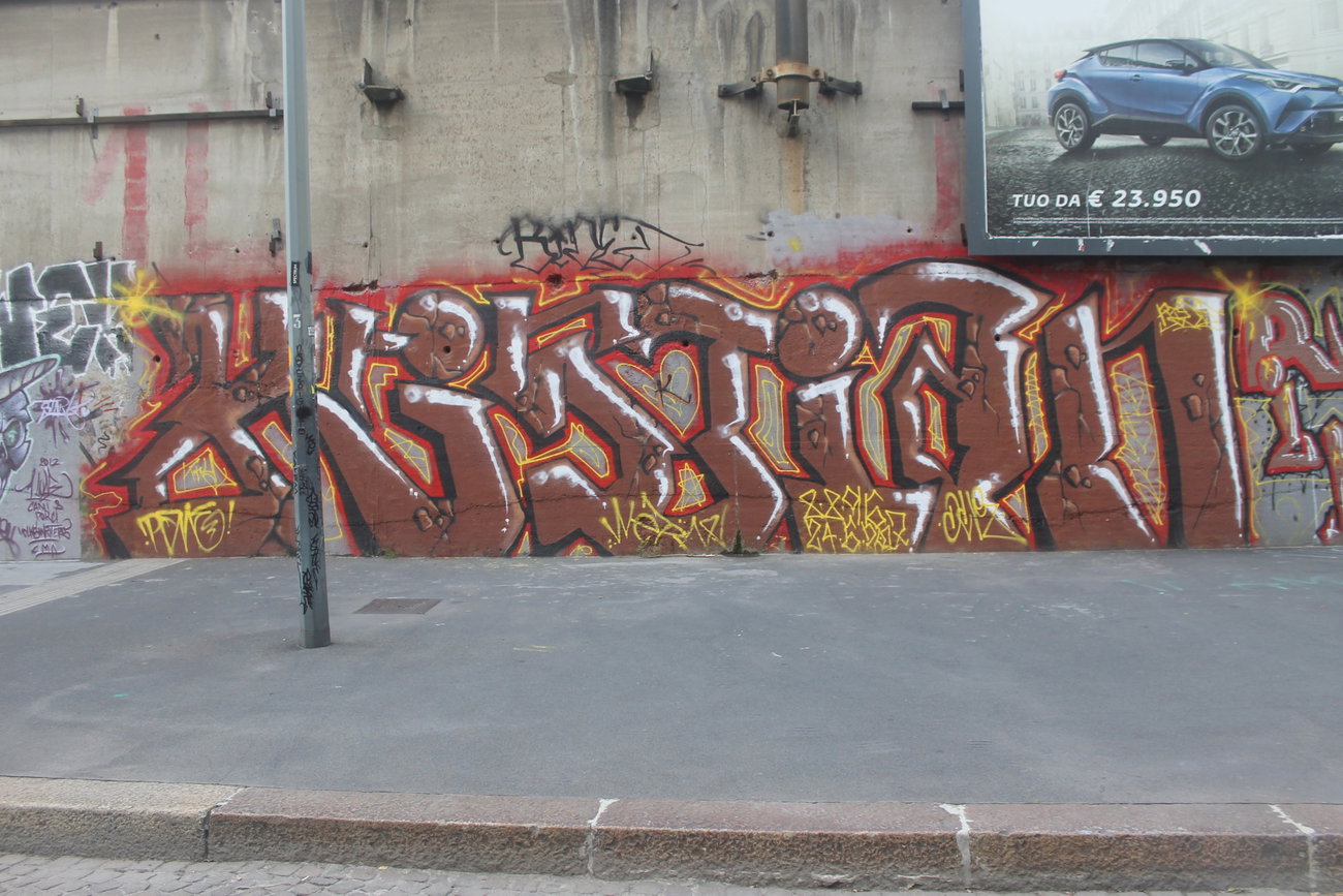 Graffiti Wall in Milano - Photo by 12345