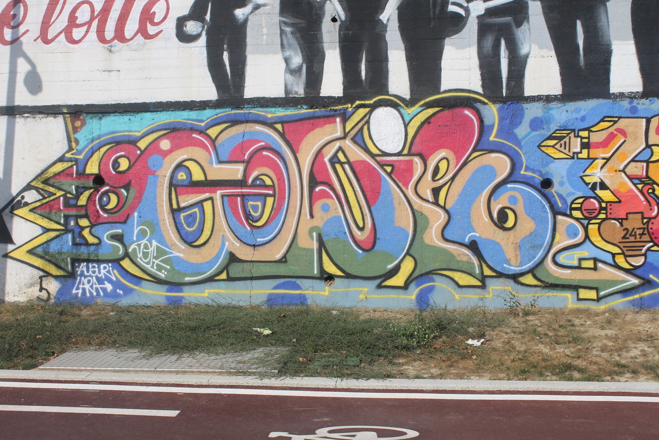 Graffiti Wall in Milano - Photo by 12345