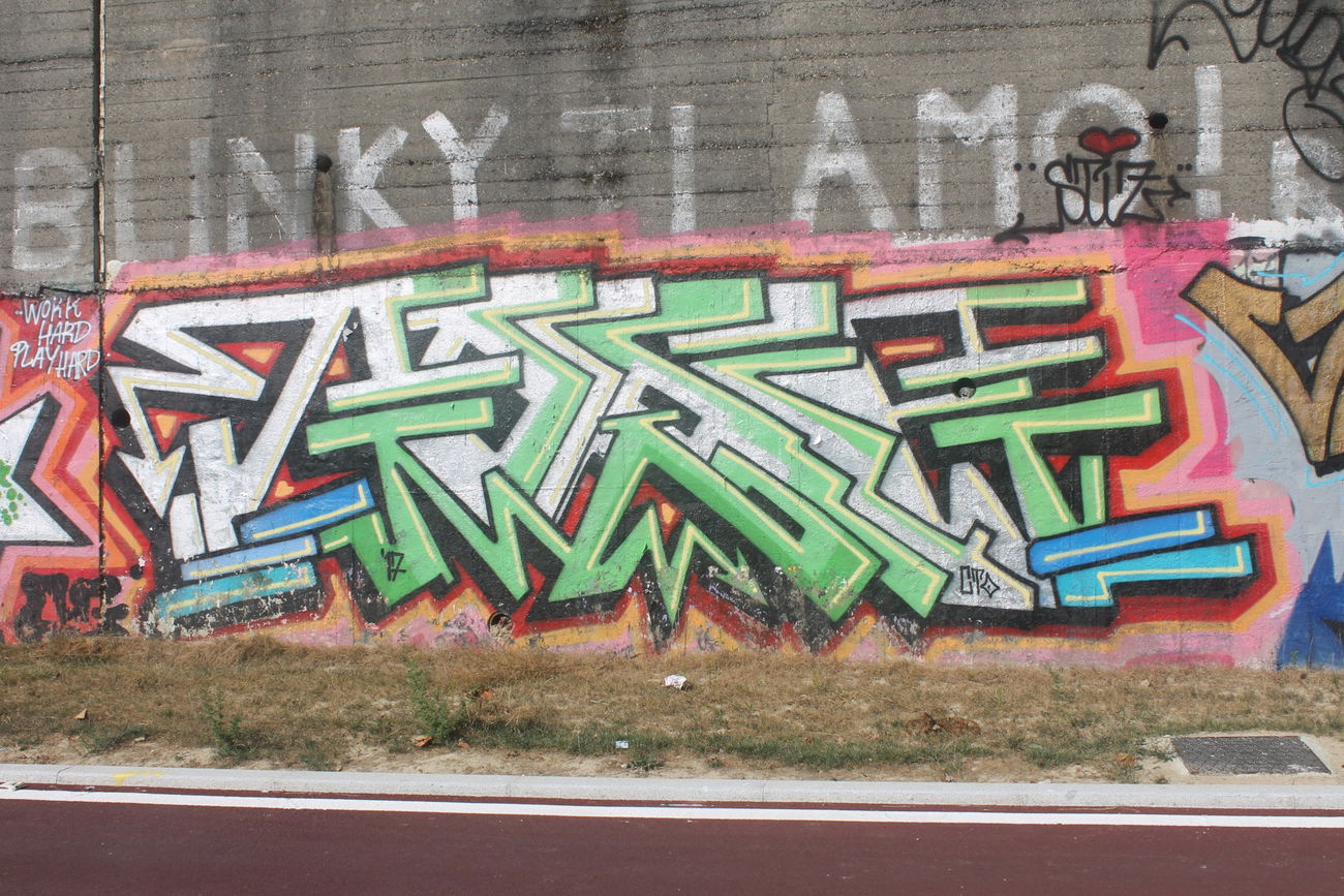 Graffiti Wall in Milano - Photo by 12345