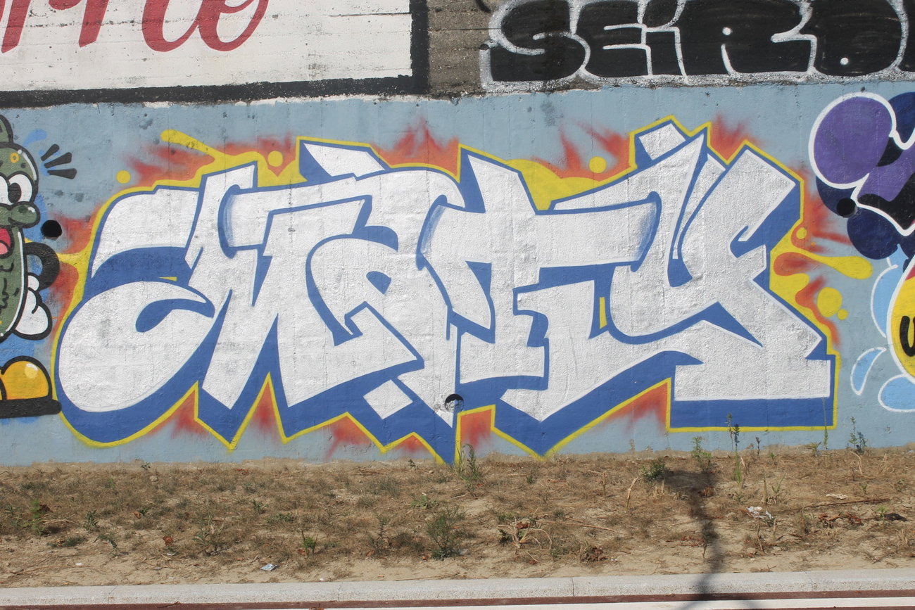 Graffiti Wall in Milano - Photo by 12345