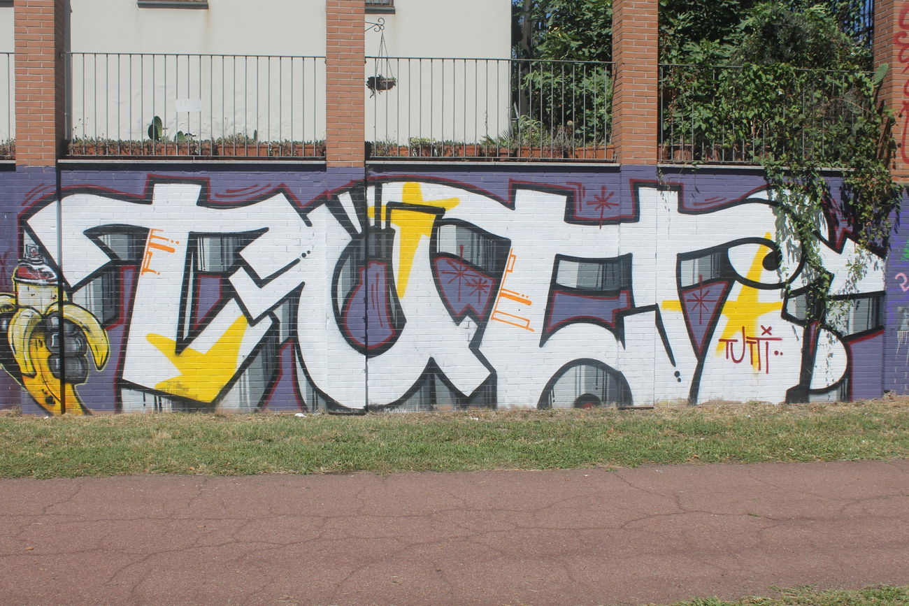 Graffiti Wall in Milano - Photo by 12345