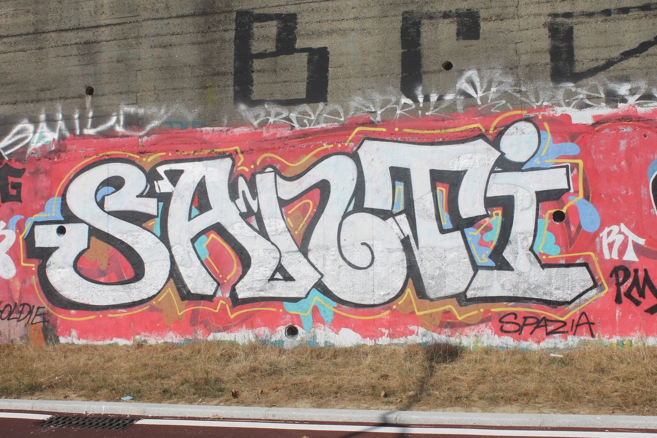 Graffiti Wall in Milano - Photo by 12345