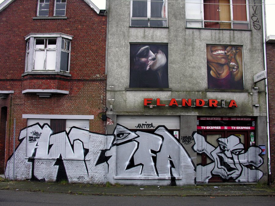 Graffiti Bombing - Photo by 161gang - antifa, sweden, holland