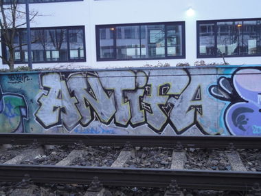Graffiti Bombing - Photo by 161gang - antifa, hg, knr