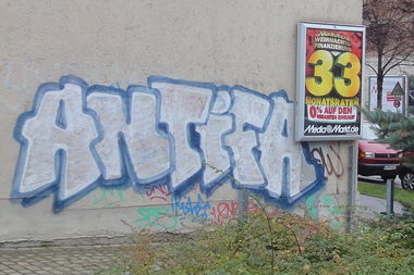 Graffiti Bombing - Photo by 161gang - antifa, munich, dma