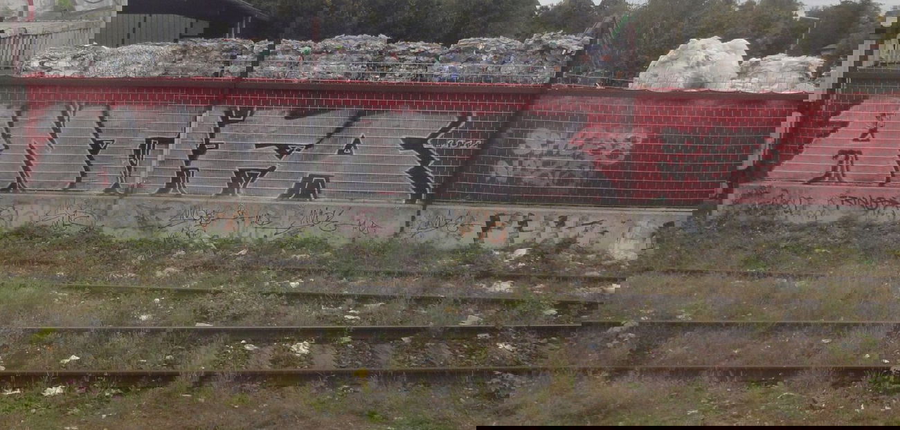 Graffiti Bombing - Photo by 161gang - antifa, scheiss, nazis