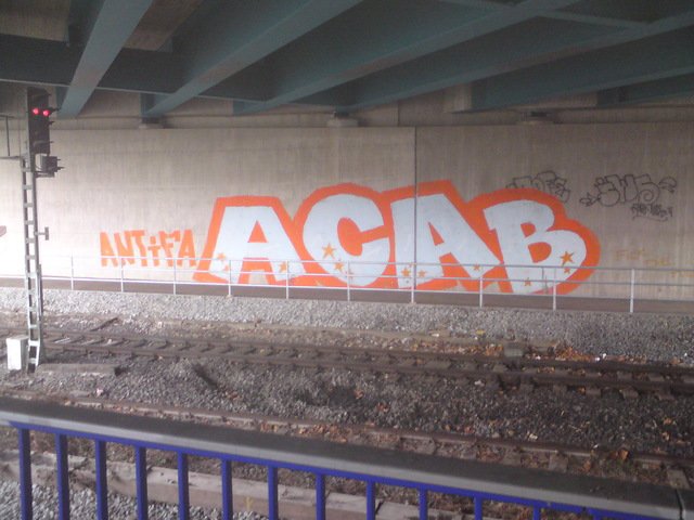 Graffiti Bombing - Photo by 161gang - antifa, roll, up