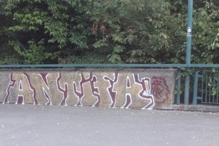 Graffiti Bombing - Photo by 161gang - antifa, munich, air