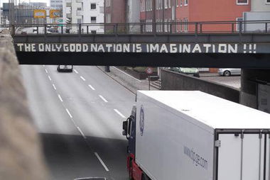 Graffiti Bombing - Photo by 161gang