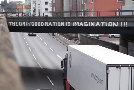 Graffiti Bombing - Photo by 161gang