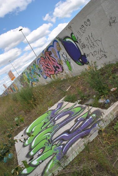 Graffiti Wall in Омск - Photo by 19xllls - graffiti (2011)