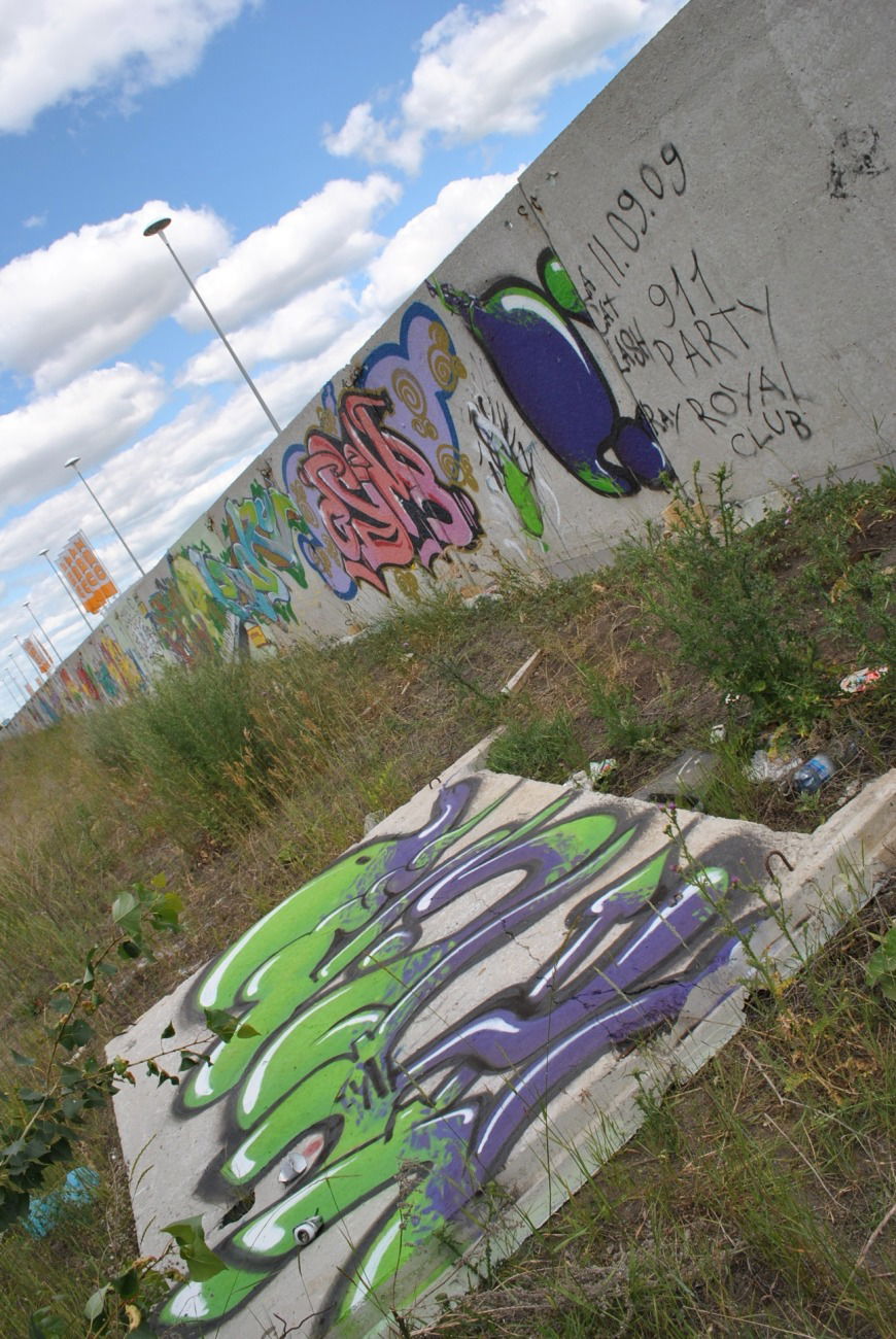 Graffiti Wall in Омск - Photo by 19xllls - graffiti (2011)