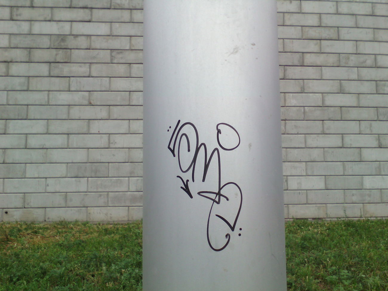 Graffiti Wall - Photo by 19xllls - tag, tags, tagging (2015)