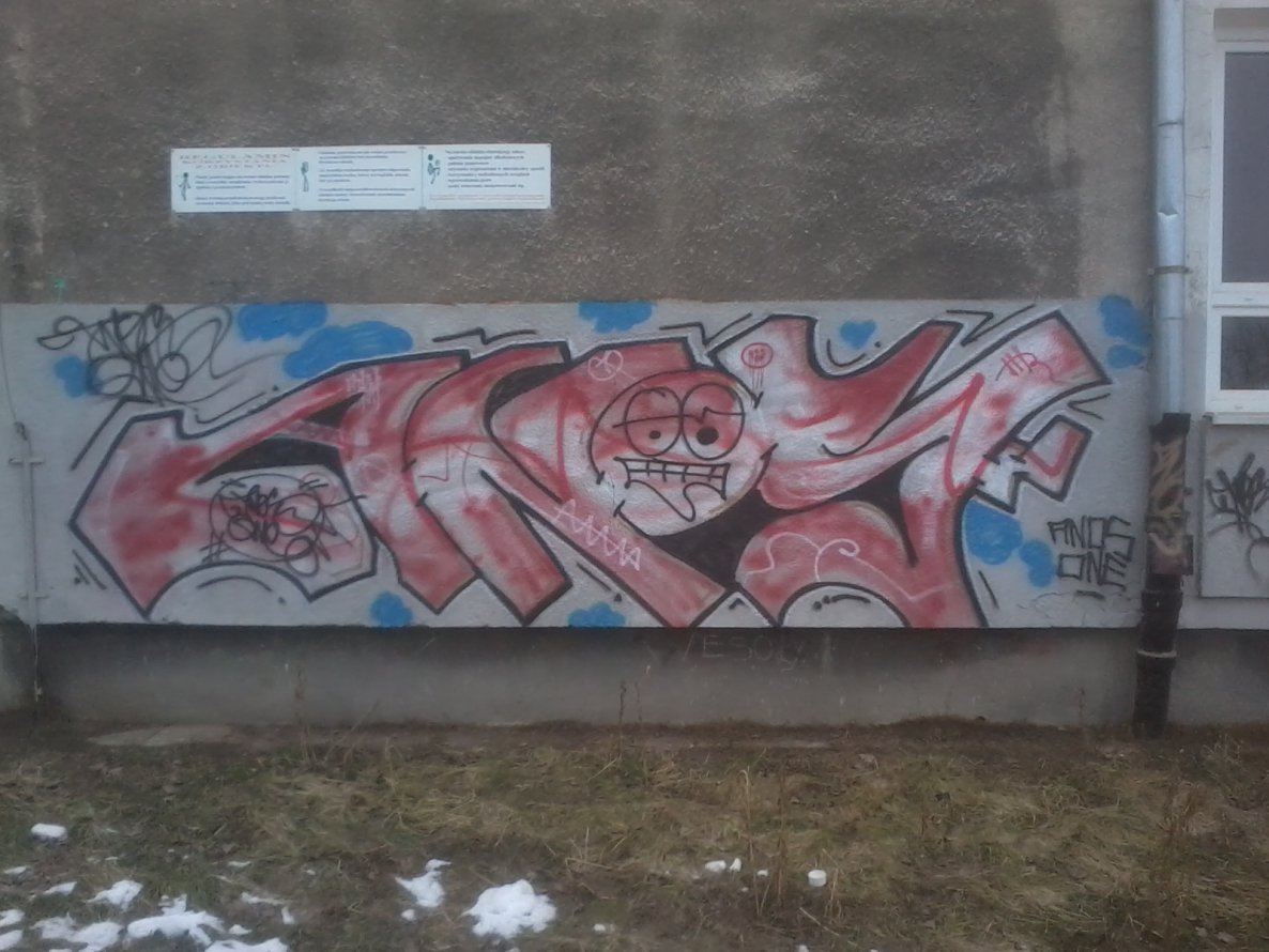 Graffiti Wall - Photo by 1anosone9