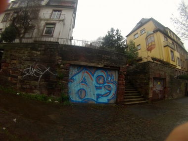 Graffiti Bombing - Photo by 1one9 - WS, Peis