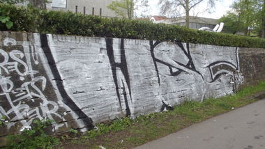 Graffiti Bombing - Photo by 1one9 - wsc