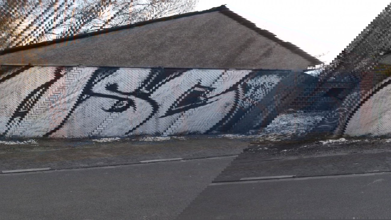 Graffiti Bombing - Photo by 1one9 - WSC