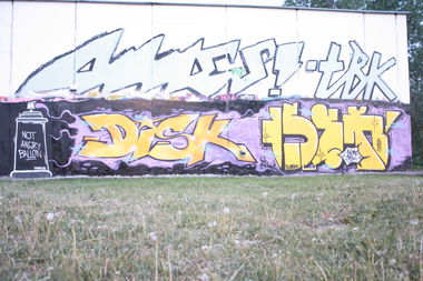 Graffiti Wall in Moscow - Photo by 1sek - 1sek, disk (2014)