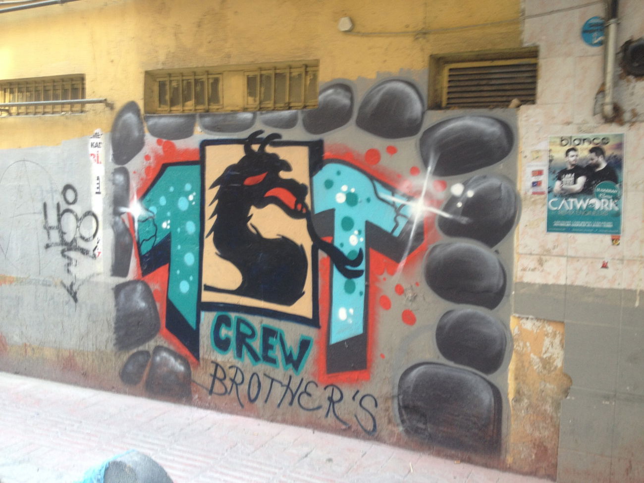 Graffiti Bombing - Photo by 1stcrewhope - graffiti, bombing, istanbul