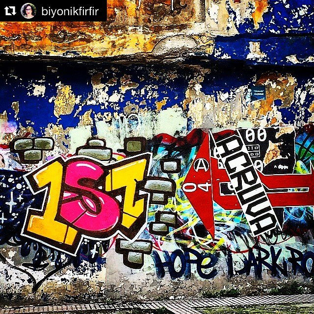 Graffiti Bombing - Photo by 1stcrewhope - graffiti, bombing, istanbul
