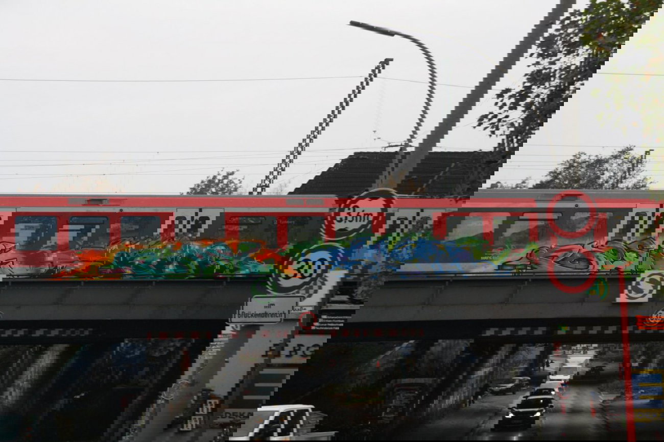 Graffiti Train - Photo by 216 - Poesi, Poesy, Poezy