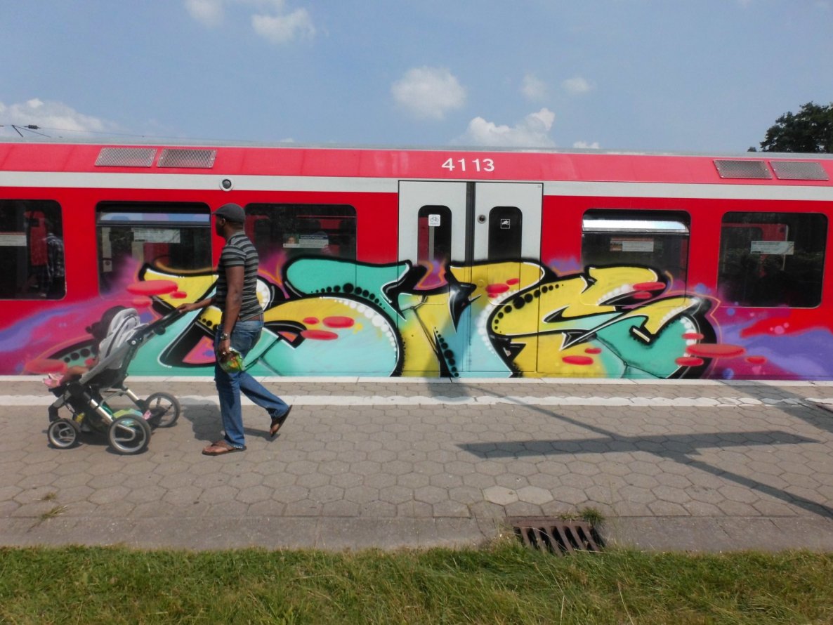 Graffiti Train - Photo by 216 - BWS, Yales, Poesy