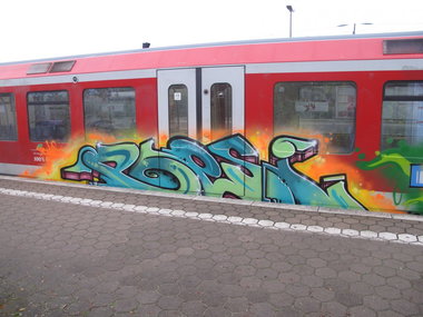 Graffiti Train - Photo by 216 - Poesi, Poezy, Poesy