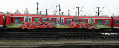 Graffiti Train - Photo by 216 - Poesi, Poezy, Poesy