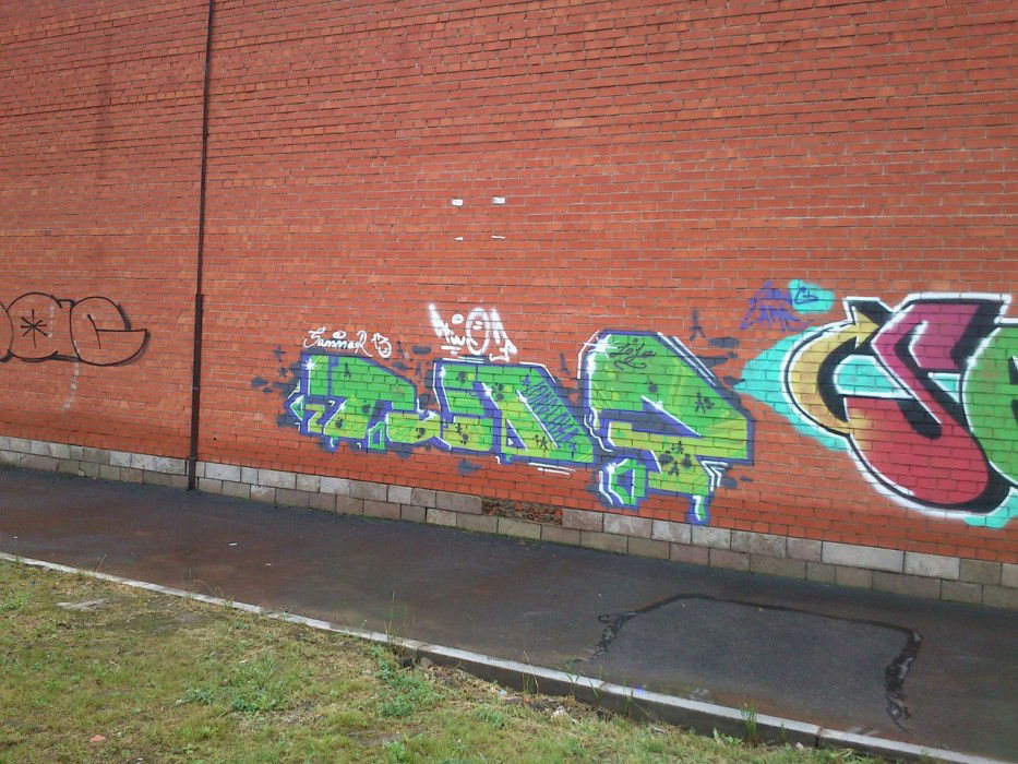 Graffiti Bombing - Photo by 2P