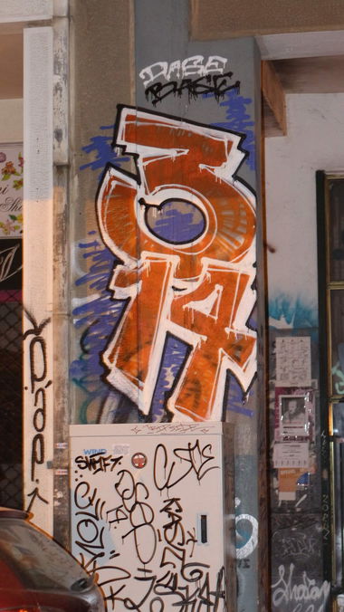 Graffiti Wall - Photo by 314159265359