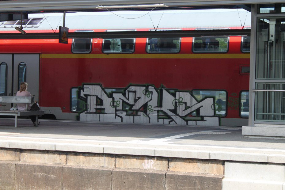 Graffiti Train - Photo by 505er - Beks