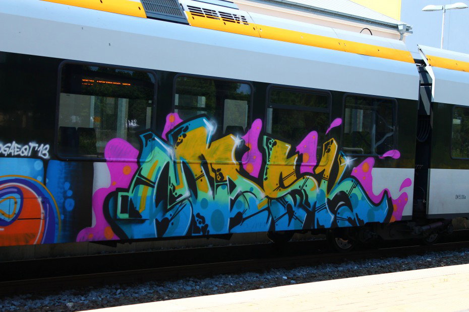 Graffiti Train - Photo by 505er - Mask