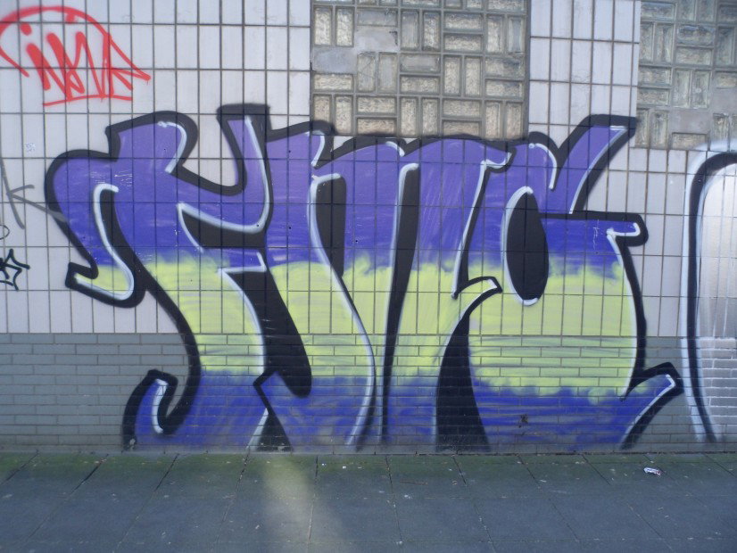 Graffiti Bombing - Photo by 505er - FMC