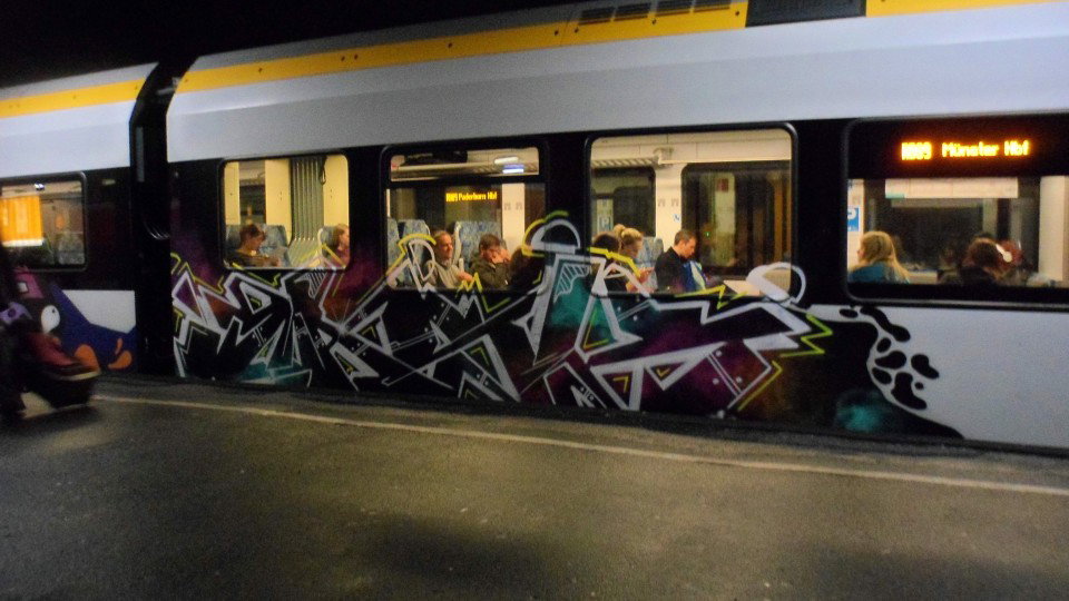 Graffiti Train - Photo by 505er - Mask