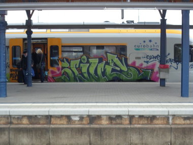 Graffiti Train - Photo by 505er - Slive