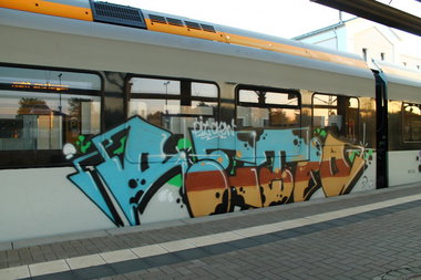 Graffiti Train - Photo by 505er - Retro