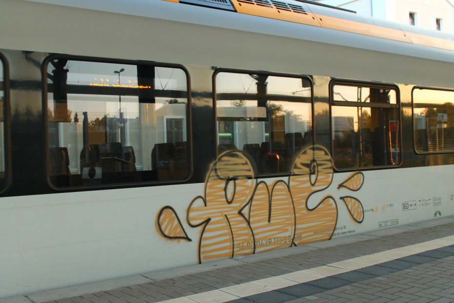 Graffiti Train - Photo by 505er - Rue