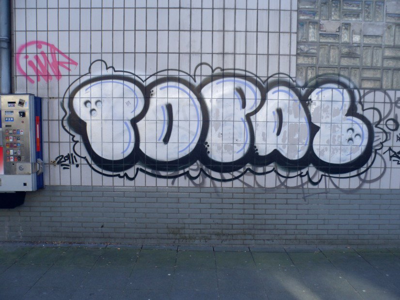 Graffiti Bombing - Photo by 505er - Topas
