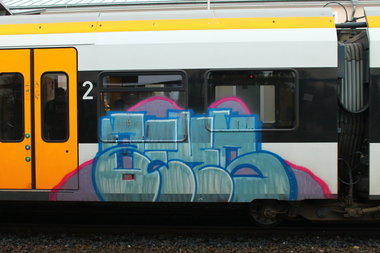 Graffiti Train - Photo by 505er - Beks