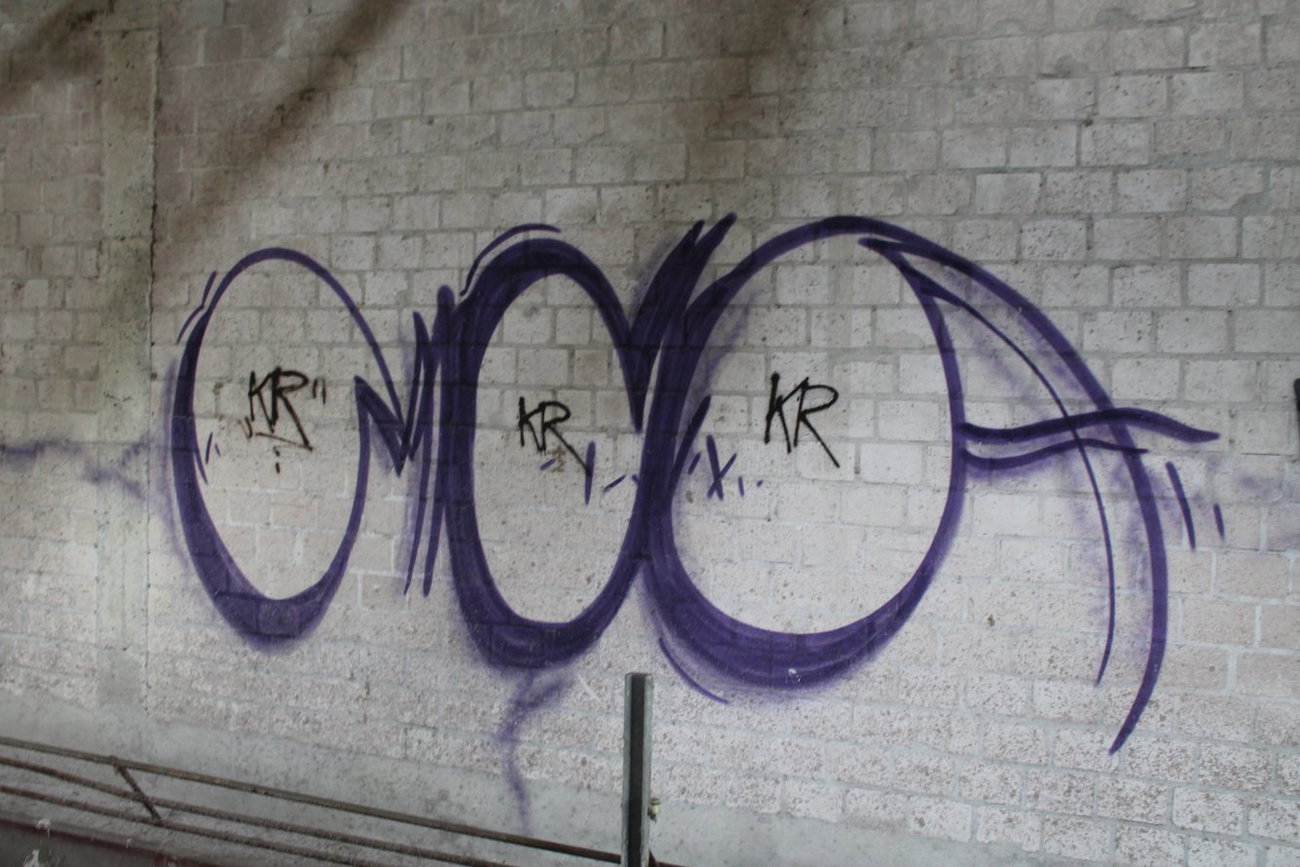 Graffiti Bombing - Photo by 505er - MVA