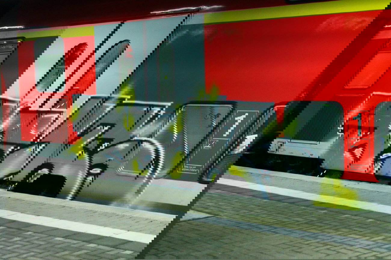 Graffiti Train - Photo by 505er - Beks